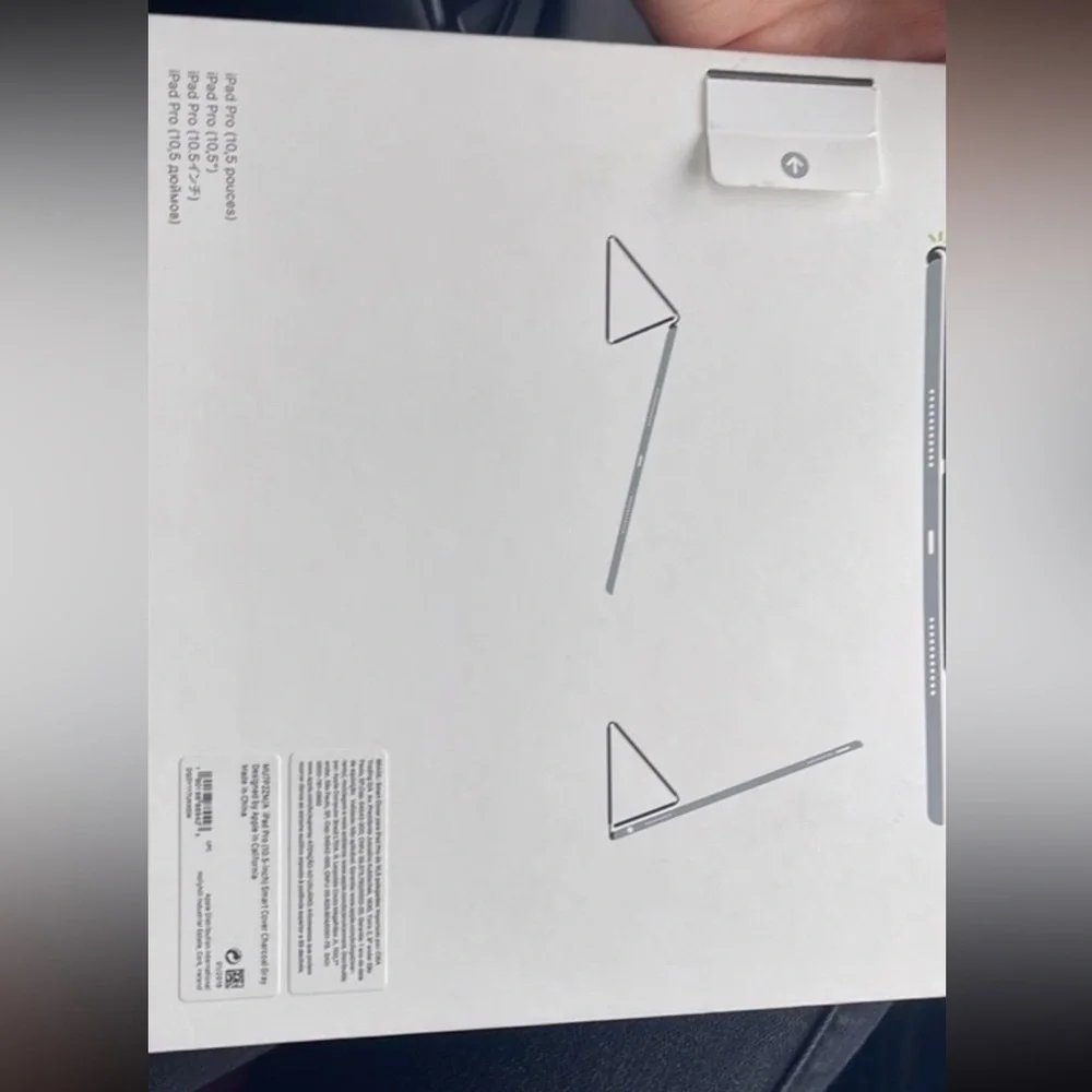 New iPad Pro (10.5-inch) Smart Cover in Charcoal Gray